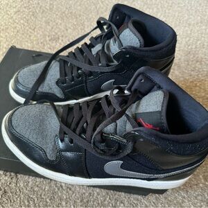 USED BUT GOOD CONDITION! Men’s Air Jordan 1 Mid Prem, Size 10.